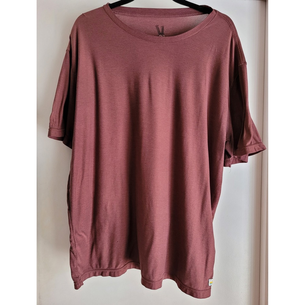 Vuori Men's T-Shirt Size L Maroon Short Sleeve Casual Round Neck Athleisure Tee